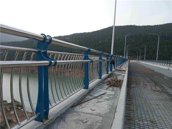 昌邑不锈钢桥梁护栏的特点及其在桥梁安全中的重要作用