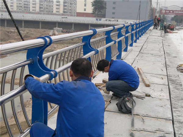 昌邑不锈钢河道护栏的特性及其在城市景观中的应用